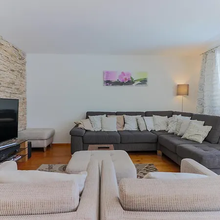 Luxurious In With Sauna Casa de Férias *